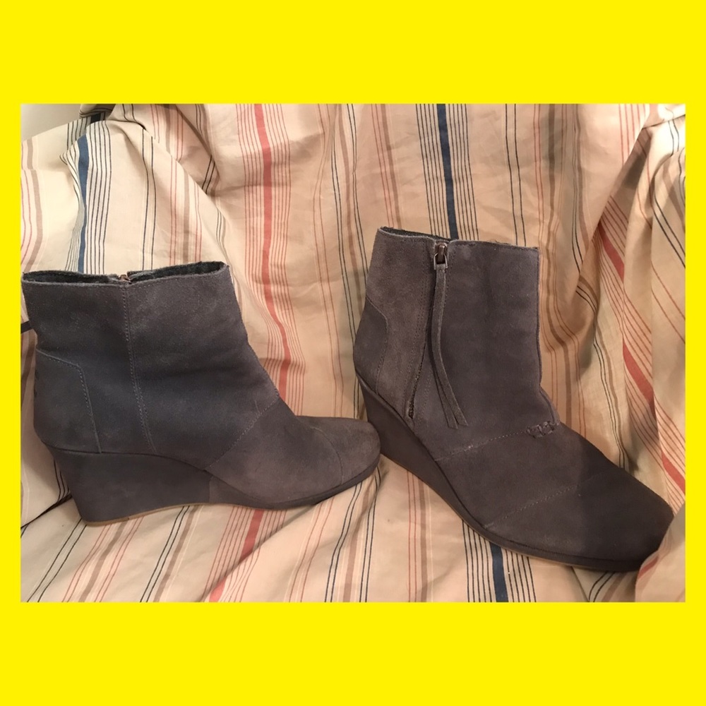 Gray leather-suede Toms wedge booties.